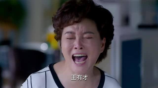 被躁120分钟，董卿再摊大事！53岁素颜照引爆全网，这次全民赎罪了？