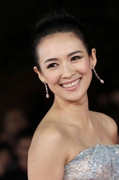 章子怡离婚后胖20斤、抚养权反转，靠狠劲活成内娱大女主