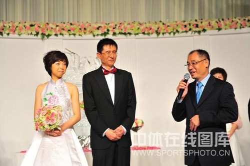 徐威与现任妻子张怡宁的公开活动合影