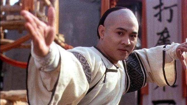 # 被误读多年，李连杰图片背后的真实抉择与困境