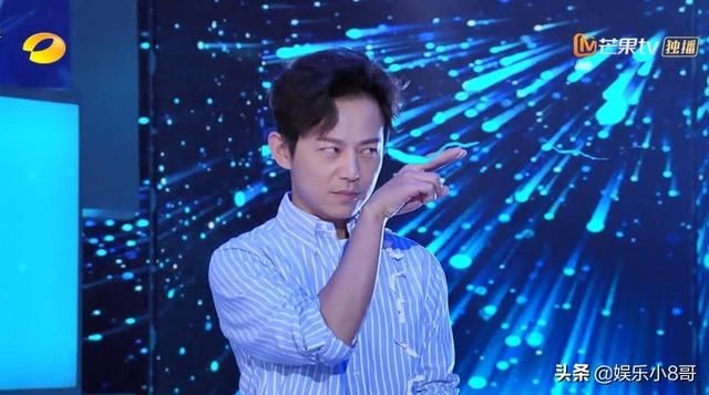 何炅早年主持《快乐大本营》的经典舞台照