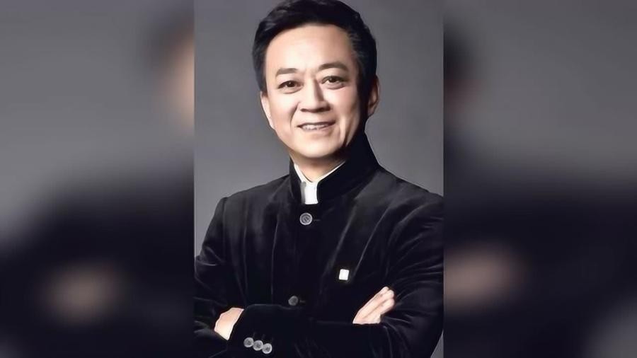 朱军复出时的近照或工作照