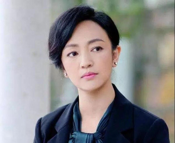 罗海琼早期方紫仪剧照与近期素颜生活照对比图