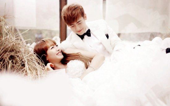 《我们结婚了》节目中维尼夫妇经典游乐园约会截图